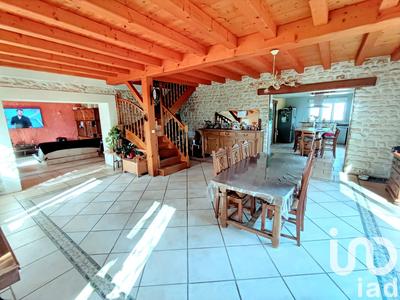 Maison - 220 m² - 7 pièces