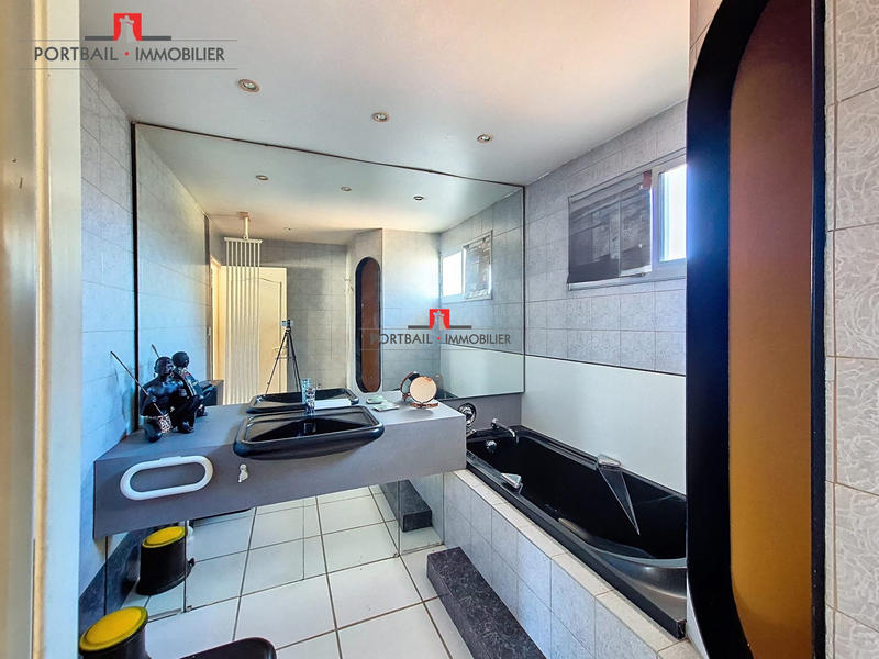 Maison traditionnelle - 87 m² - 4 pièces