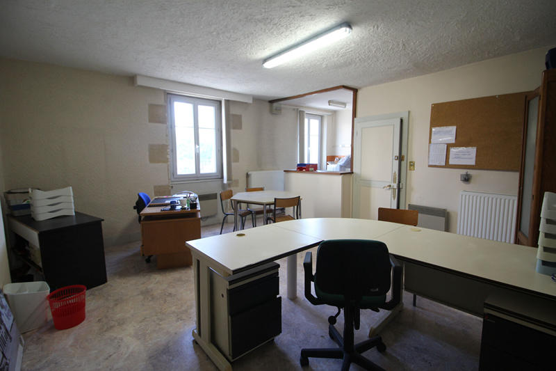 Local commercial - 217 m² - 7 pièces