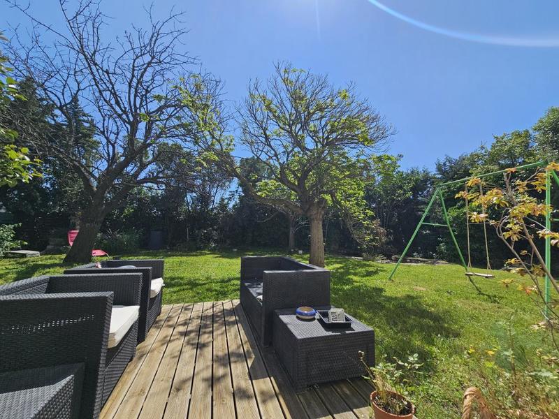 Maison - 238 m² - 9 pièces