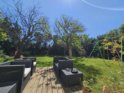 Maison - 238 m² - 9 pièces