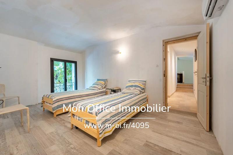 Mas - 210 m² - 10 pièces