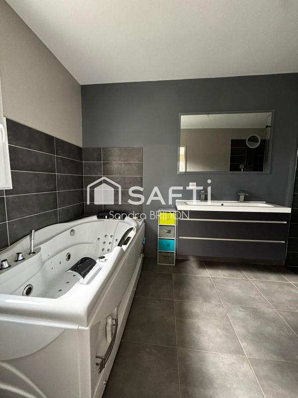 Villa - 179 m² - 8 pièces