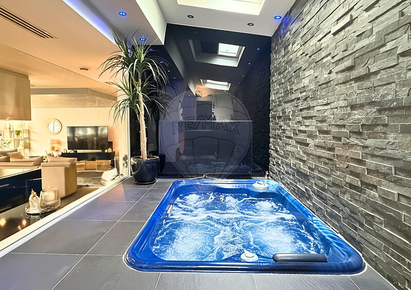 Atelier d'activités - 148 m² - 4 pièces