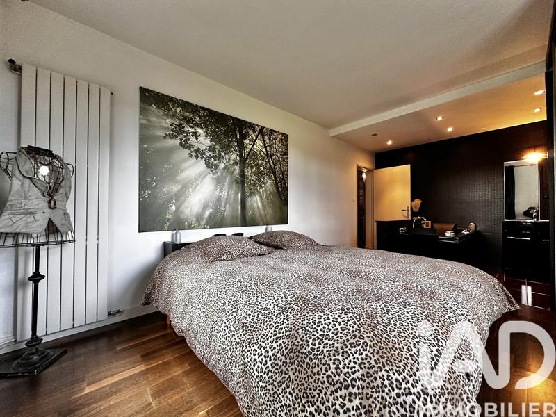 Maison - 300 m² - 8 pièces