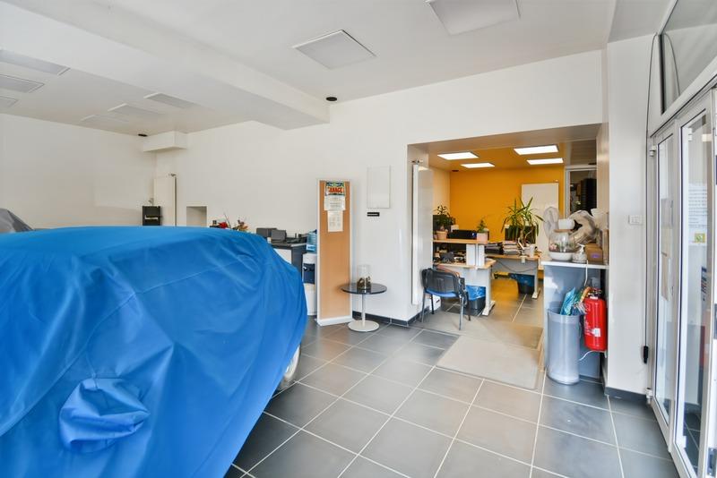 Local d'activité / Entrepôt - 900 m² - 10 pièces