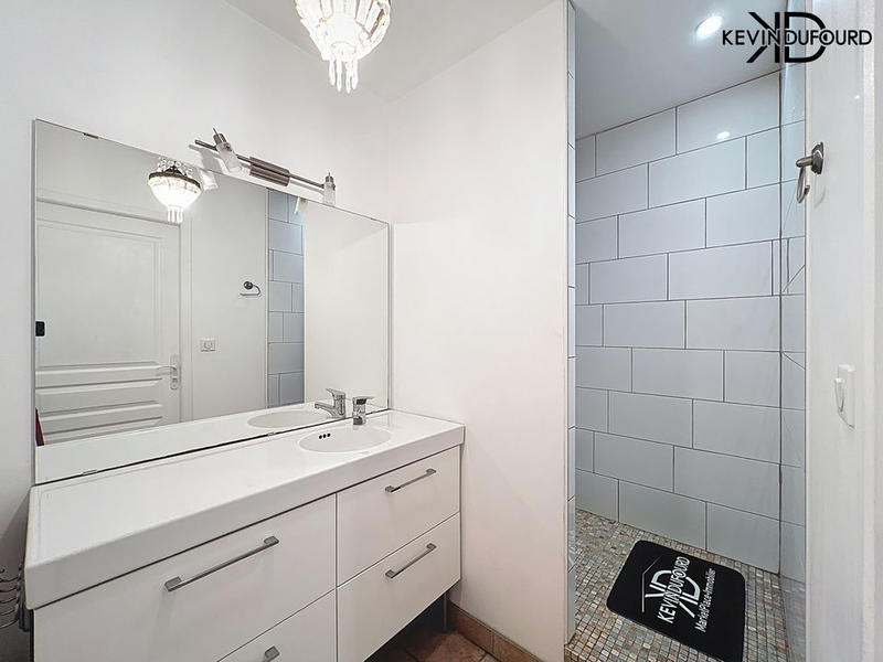 Maison - 200 m² - 7 pièces