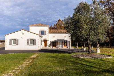 Villa - 232 m² - 8 pièces