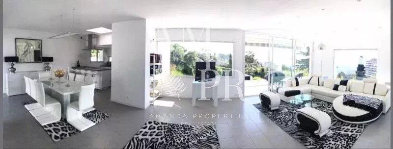 Maison - 262 m² - 7 pièces