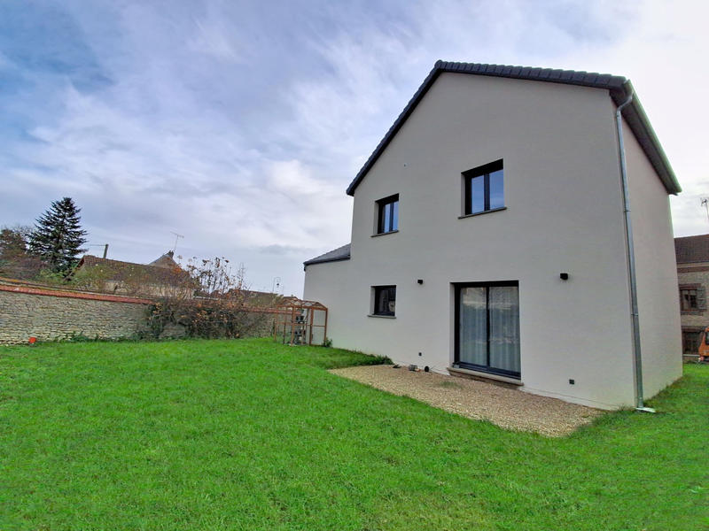 Maison - 97 m² - 5 pièces