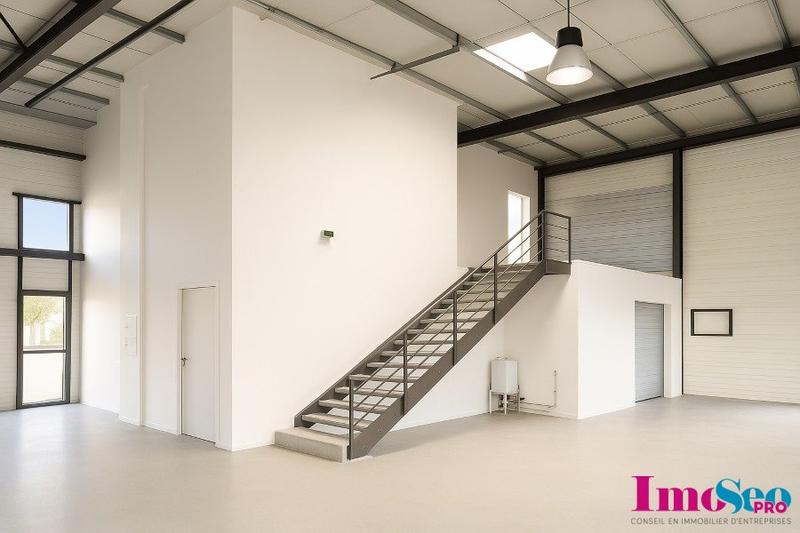 Local d'activité / Entrepôt - 382 m²