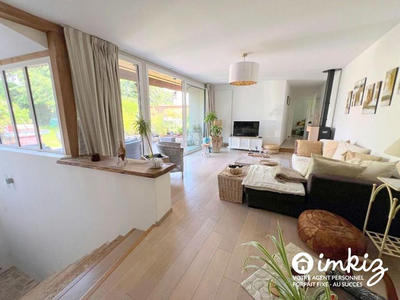 Maison - 200 m² - 8 pièces