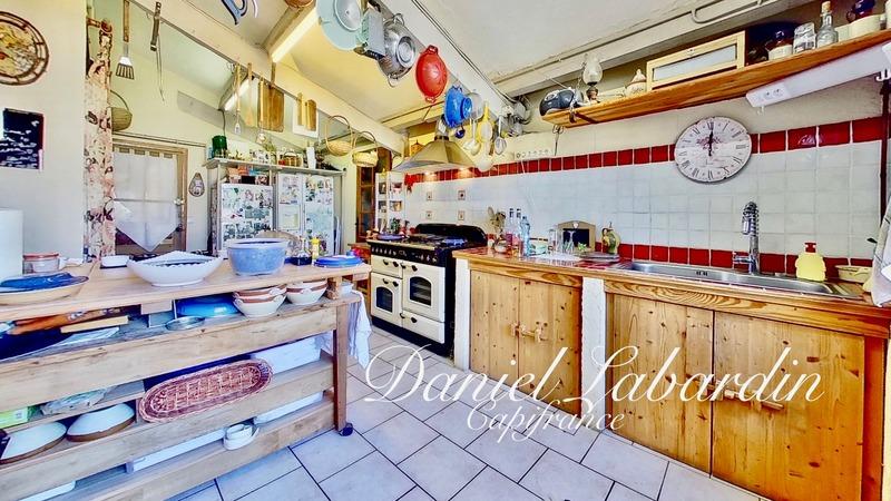 Maison - 217 m² - 6 pièces