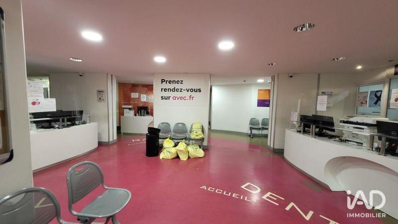 Local commercial - 875 m²