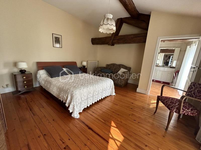 Propriété - 453 m² - 11 pièces