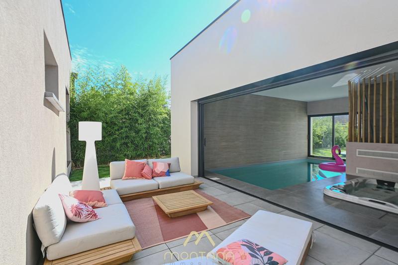 Maison contemporaine - 240 m² - 7 pièces