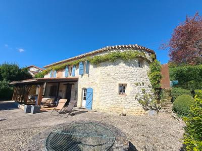 Maison - 144 m² - 6 pièces