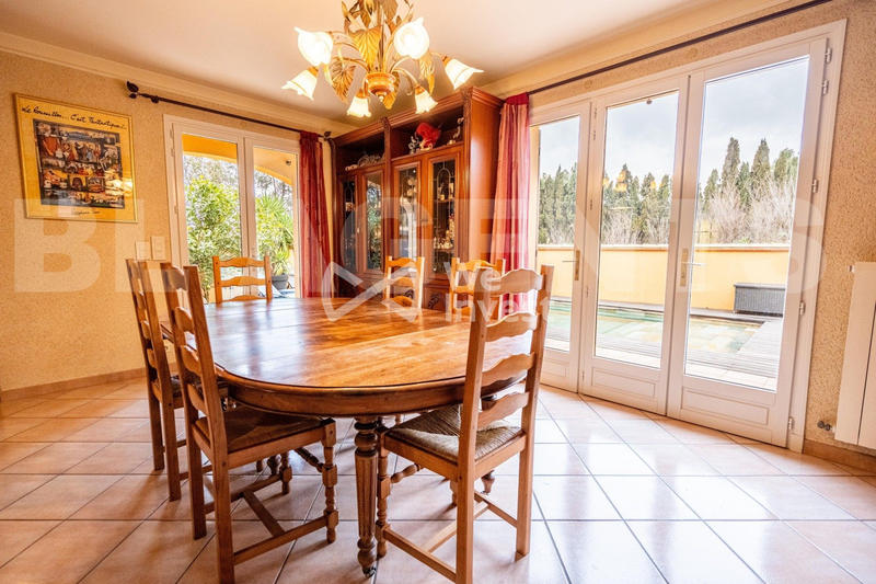 Maison - 291 m² - 10 pièces