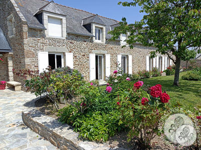 Maison - 333 m² - 16 pièces