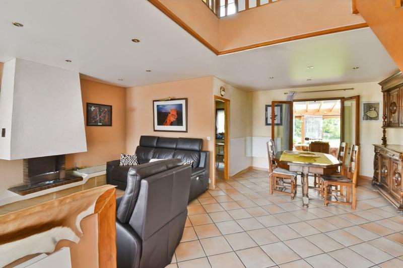 Maison - 180 m² - 8 pièces