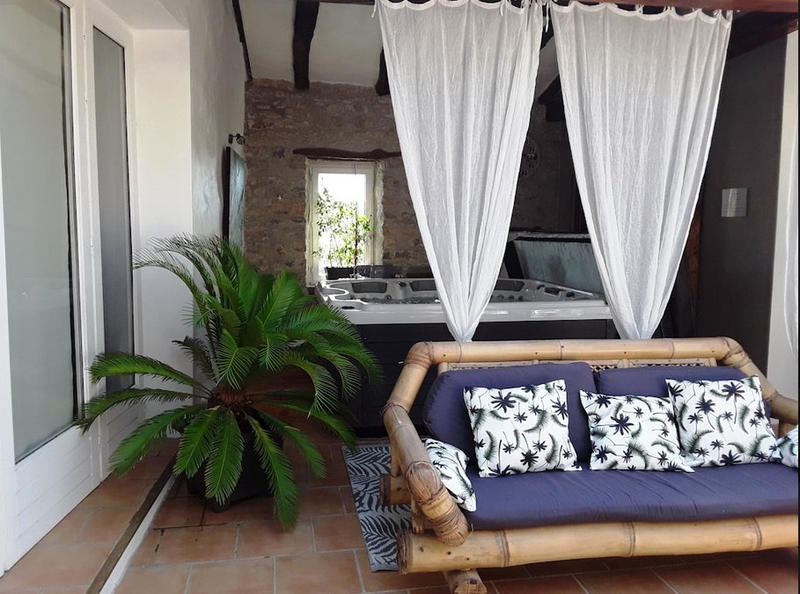 Mas - 750 m² - 20 pièces