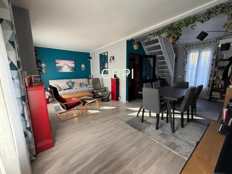 Maison - 158 m² - 8 pièces