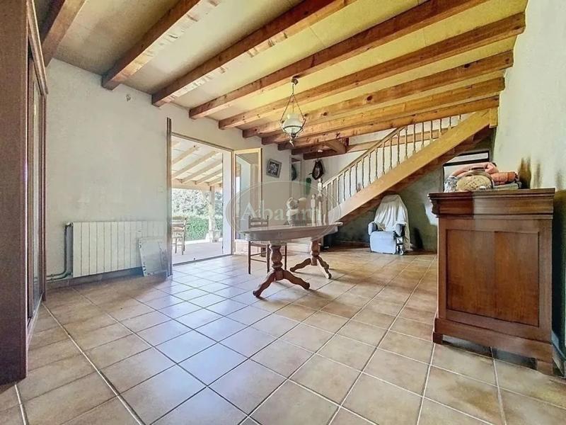 Maison - 230 m² - 6 pièces