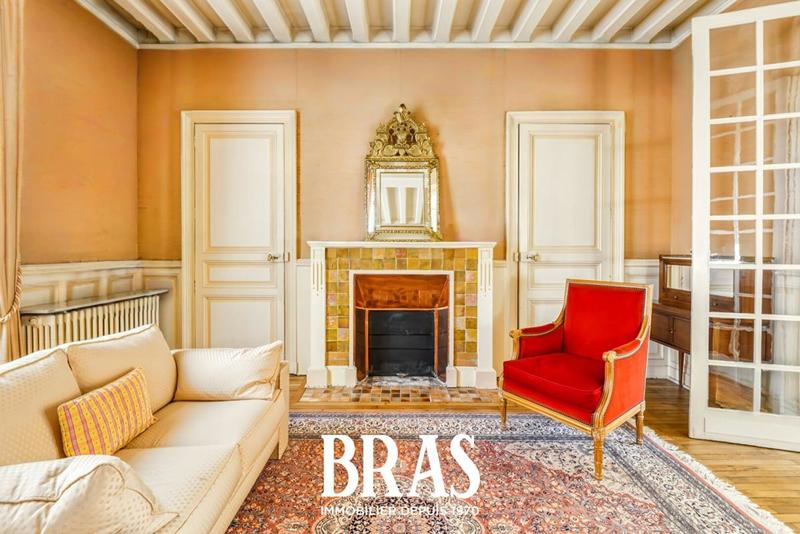 Hôtel particulier - 220 m² - 6 pièces