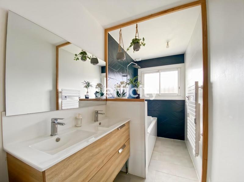 Maison - 120 m² - 5 pièces