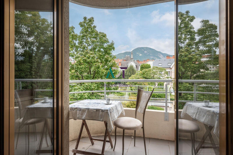 Appartement - 174 m² - 6 pièces