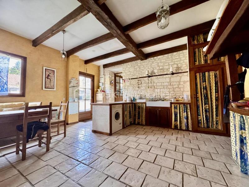 Demeure - 170 m² - 7 pièces