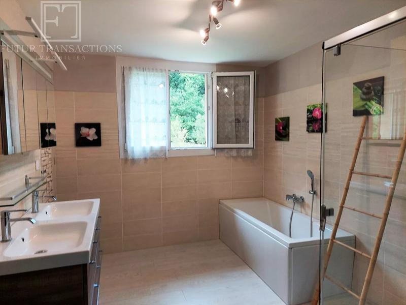 Maison - 158 m² - 9 pièces