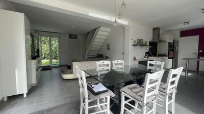 Maison - 101 m² - 6 pièces