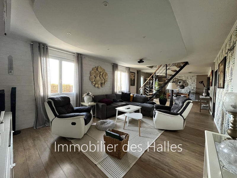 Maison - 161 m² - 9 pièces