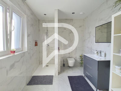 Maison - 134 m² - 6 pièces