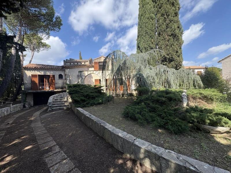 Maison - 137 m² - 6 pièces