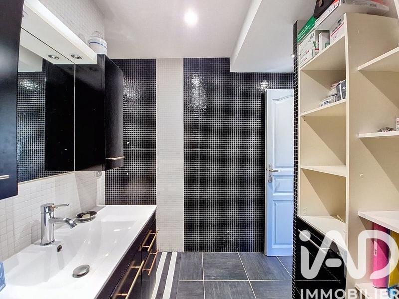 Maison - 186 m² - 7 pièces