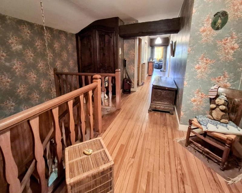 Maison - 300 m² - 8 pièces