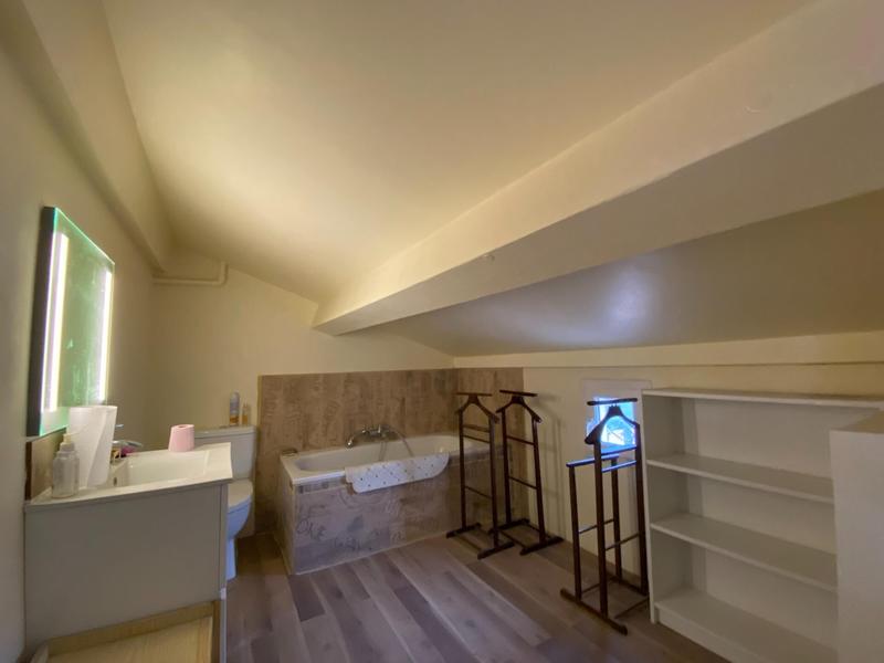 Maison - 270 m² - 8 pièces