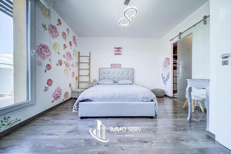 Appartement - 81 m² - 5 pièces