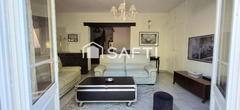 Maison - 196 m² - 9 pièces