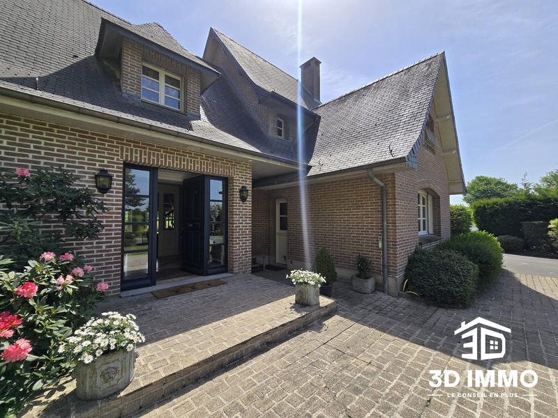 Maison - 275 m² - 12 pièces