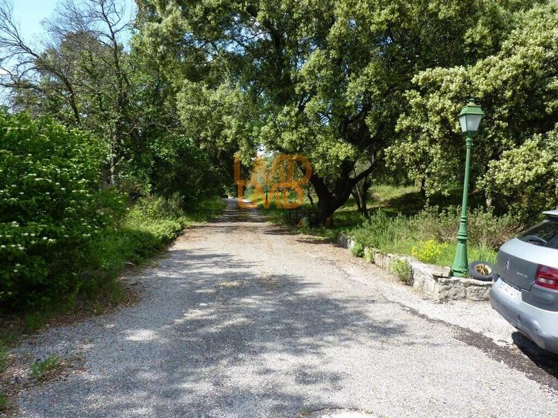 Propriété - 222 m² - 6 pièces