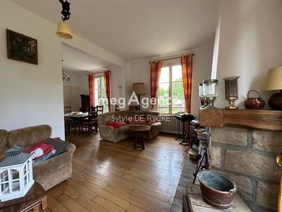 Maison - 199 m² - 7 pièces