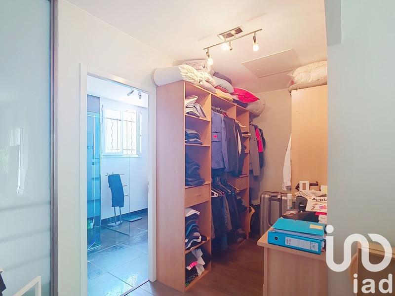 Maison - 220 m² - 8 pièces