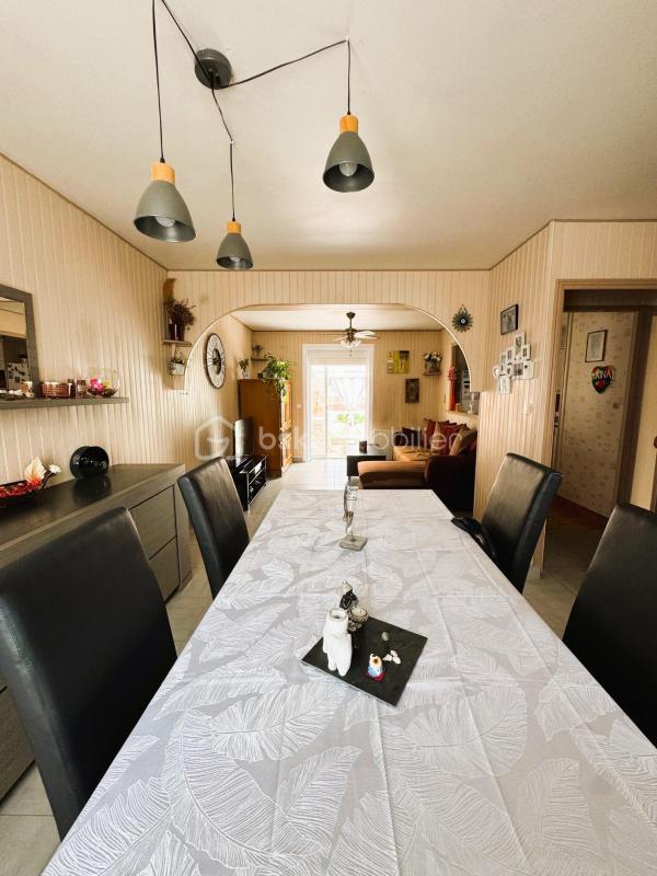 Maison traditionnelle - 98 m² - 7 pièces