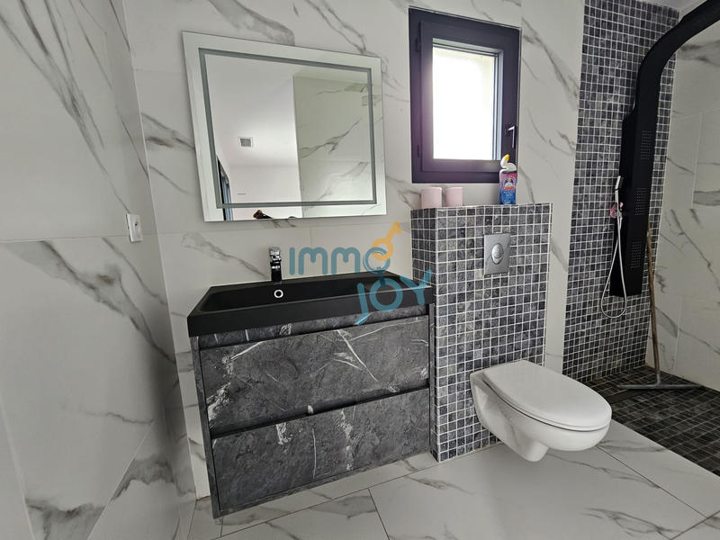 Villa - 140 m² - 5 pièces