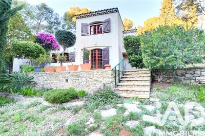 Maison - 122 m² - 7 pièces