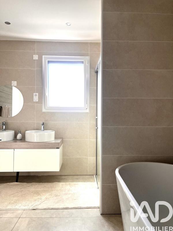 Maison - 149 m² - 7 pièces