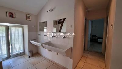 Maison - 648 m² - 22 pièces